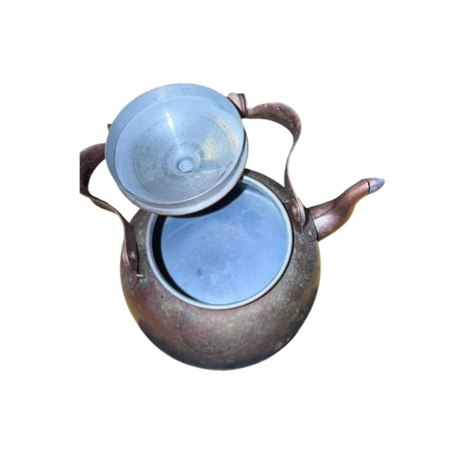 The kind of kettle that makes the whole kitchen look more expensive. This vintage TAGUS copper kettle was made in Portugal...