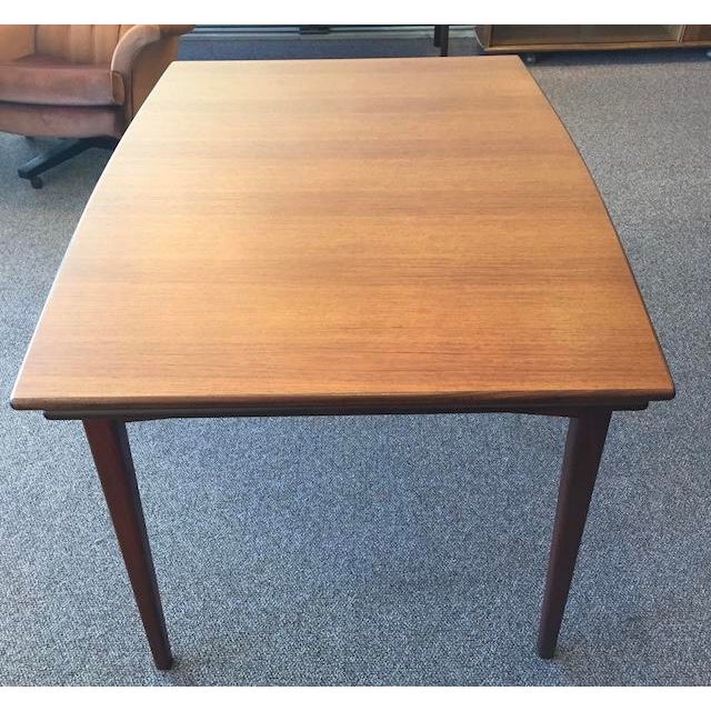 Mid Century Modern Extending Teak Dining Table c.1960 For Sale In San Francisco - Image 6 of 11
