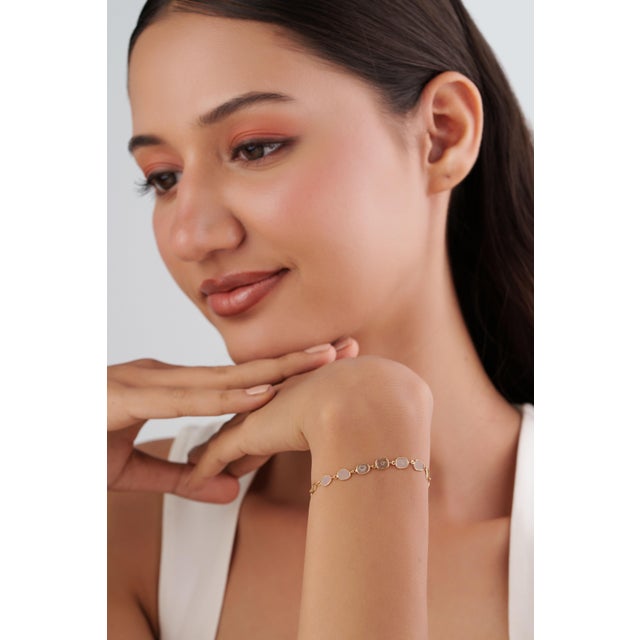 White Natural Uncut Diamond Bezel Set Station Bracelet, 1.68 Carat in 18k Gold For Sale - Image 8 of 17
