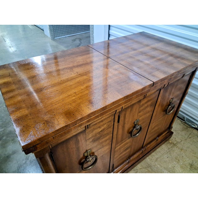 Heritage Vintage Heritage Campaign Buffet Credenza | Mid Century Modern Sideboard With Drop-Leaf / Expandable Top | Retro Dining Room Furniture For Sale - Image 4 of 15