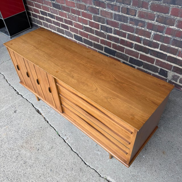 Mid 20th Century Mid Century Modern American Dresser Long Low Danish Vibes For Sale - Image 5 of 12