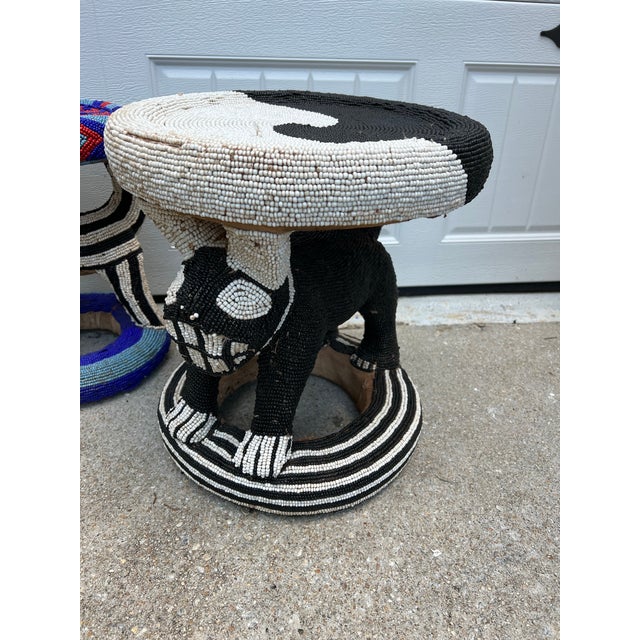 1970s Black and White Hand Beaded African Style Stool For Sale - Image 4 of 6