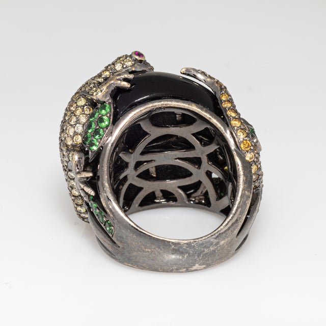 Diamond Double Lizard Ring Size 6.5 Estate 18k White Gold Garnet Band Jewelry For Sale In Los Angeles - Image 6 of 7