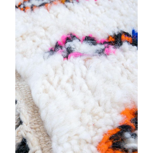 White Cream Moroccan Hand-Knotted Colorful Wool Azilal Luxury Bath Rug (2' X 3') For Sale - Image 8 of 8