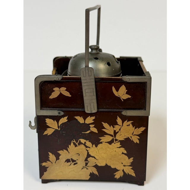 Japanese Meiji Gold Maki-e Lacquer Tabako-Bon Smoking Cabinet For Sale In West Palm - Image 6 of 18