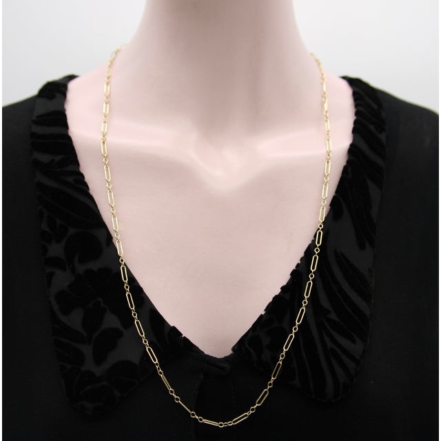 Victorian Late 19th Century Victorian 14k Gold 28.5” Paperclip Link Variation Chain For Sale - Image 3 of 7
