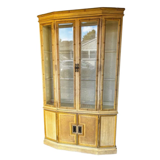 Chinoiserie 1970s Vintage Stanley Faux Bamboo and Cane Lighted China and Display Cabinet For Sale - Image 3 of 14