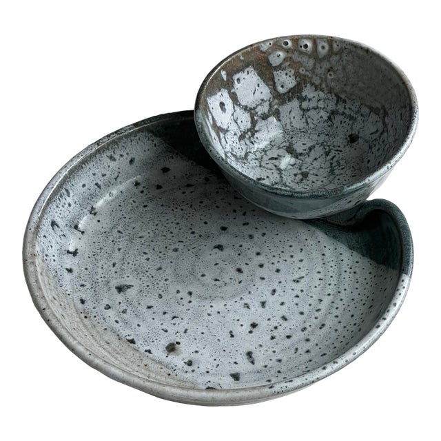 1990s Traditional Pottery Chip Dip Serving Bowl For Sale