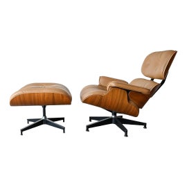 Example of Mid-Century Modern Lounge Chairs