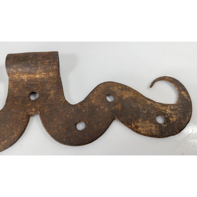 18th Century Pair of Rustic Primitive Black Smith Hand Wrought Hinges For Sale In New York - Image 6 of 11