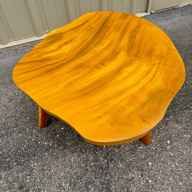 1950s Hawaiian Koa Wood Biomorphic Coffee Table, End Table For Sale - Image 4 of 10