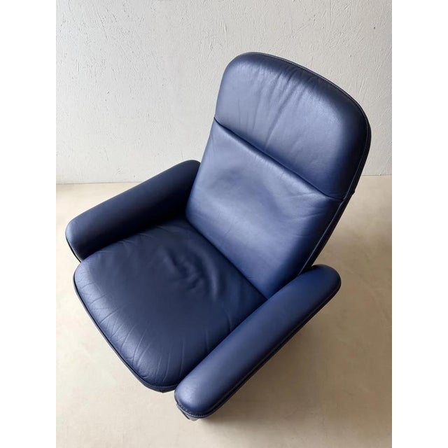 Black Set of DS 50 Lounge Chair with Ottoman in Dark Blue Leather from de Sede For Sale - Image 8 of 18