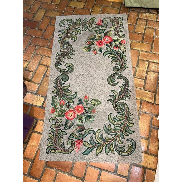 Greige 1950s Signed Hand-Hooked Folk Art Wall Hanging Colorful Floral Design, Usa For Sale - Image 8 of 18