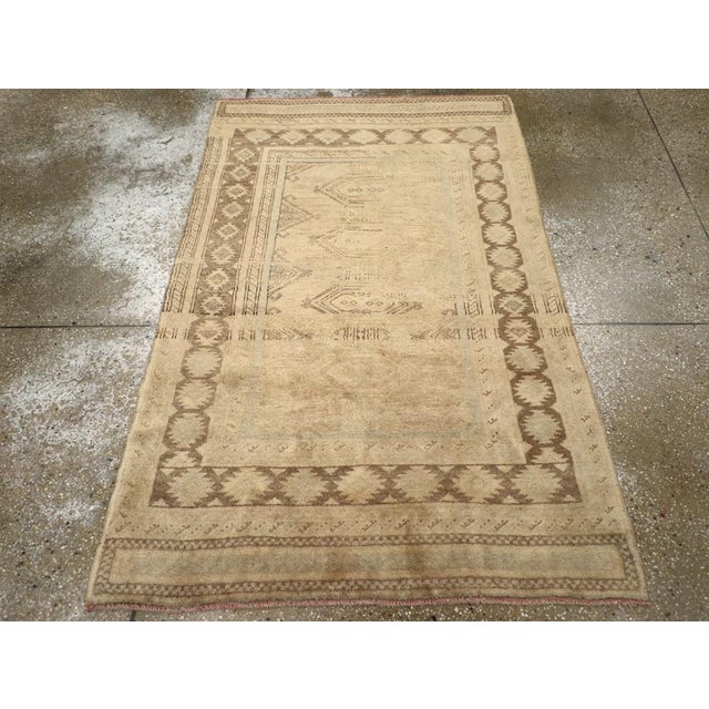 Galerie Shabab Collection Mid-20th Century Handmade Turkish Oushak Throw Rug For Sale - Image 4 of 10