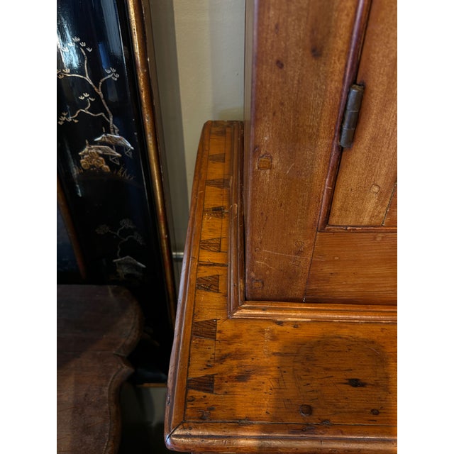 19th Century American Pennsylvania Dutch Step-Back Cupboard For Sale In Los Angeles - Image 6 of 12