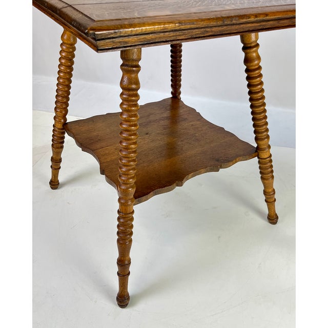 Early 20th Century Victorian Quarter-Sawn Tiger Oak Two-Tier Parlor Table With Spool-Turned Legs For Sale - Image 6 of 11