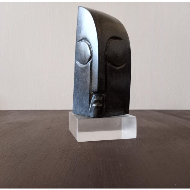 Early 21st Century Luke Office Signed Shona Springstone Sculpture – Modernist Stylized Head For Sale - Image 5 of 10