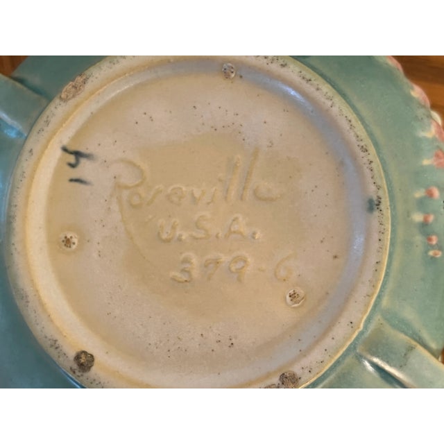 Green Vintage Roseville Bleeding Heart Handled Bowl Signed 379–6 Estate Find For Sale - Image 8 of 14