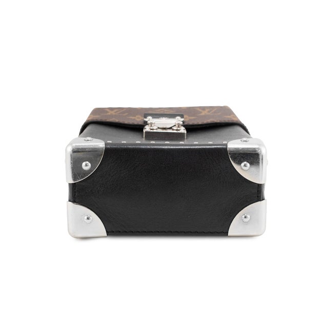 Louis Vuitton Monogram Canvas Black Leather Silver Hardware Camera Box Bag For Sale In Houston - Image 6 of 11