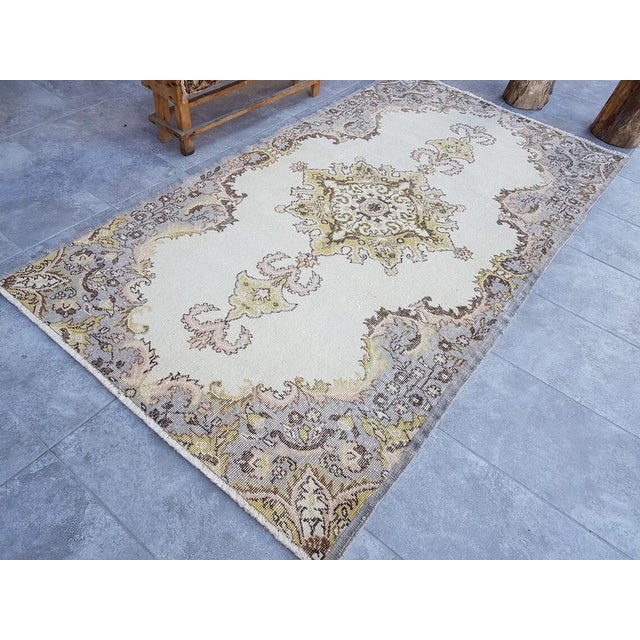 Tribal Floor Anatolian Rug, 1950 For Sale - Image 4 of 10