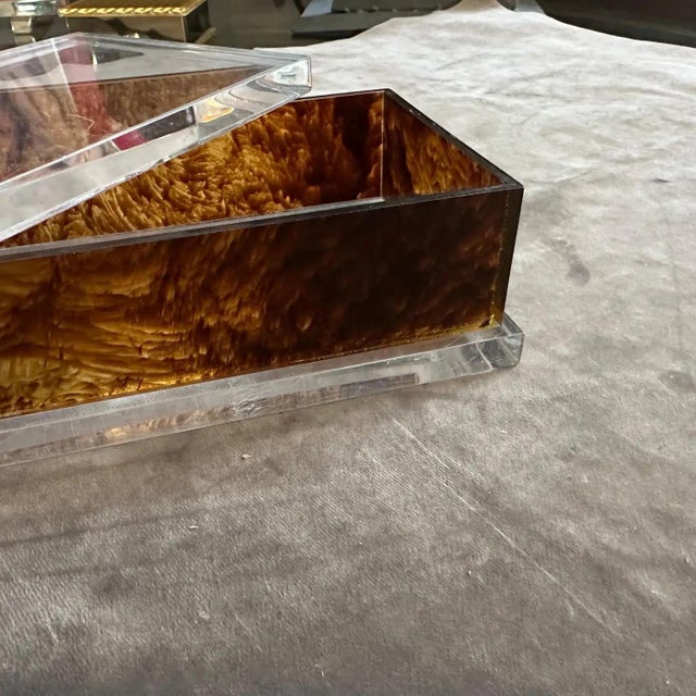 1970s Clear and Faux Tortoiseshell Lucite Vanity Box in the Manner of Dior Home For Sale - Image 4 of 11