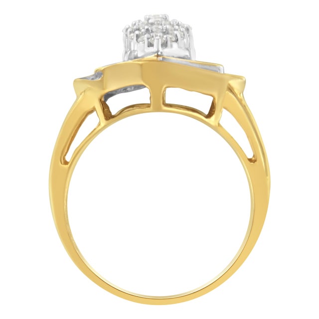Contemporary 10K Yellow Gold Diamond Cluster Ring (3/4 Cttw, J-K Color, I2-I3 Clarity) - Size 7-1/2 For Sale - Image 3 of 6