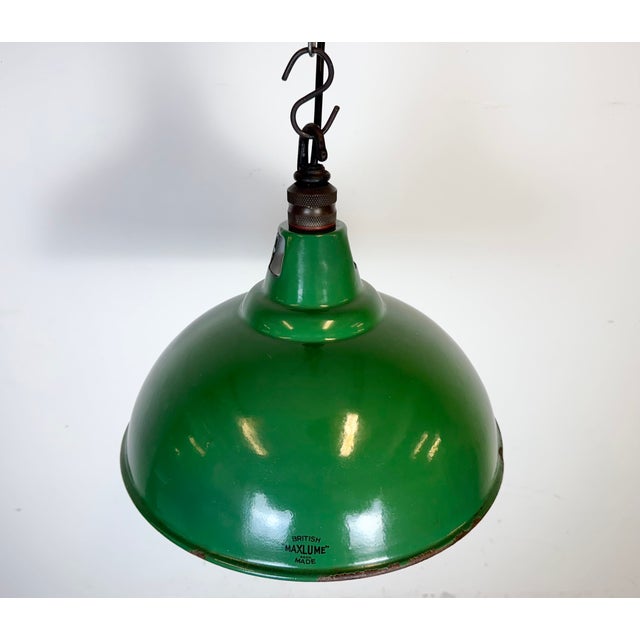 1960s Industrial British Green Enamel Factory Pendant Lamp from Maxlume, 1960s For Sale - Image 5 of 18