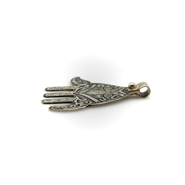 1950s Vintage Berber Hand of Fatima/ Hamsa Sterling Silver Pendant With Abstract Foliate Motif For Sale - Image 5 of 9