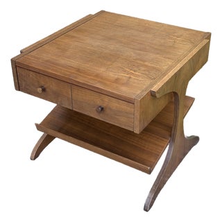Mid-Century Modern Sculpted Kroehler Walnut 1960's Side Table For Sale