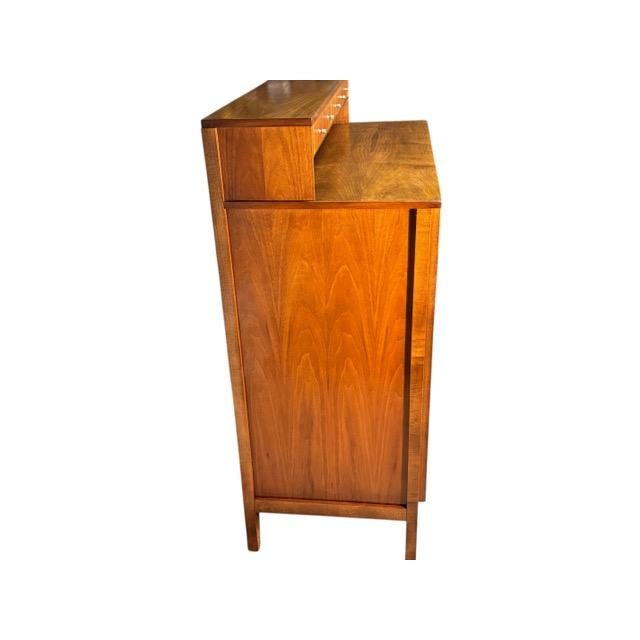 Chestnut 1950s Mid Century Modern Walnut Bedroom Set by West Michigan Furniture C. 1950's Highboy Dresser With Shadow Box and Matching Nightstands For Sale - Image 8 of 15