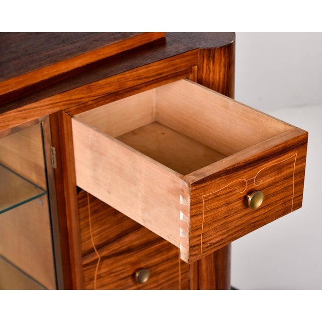 1930s French Art Deco Rosewood Veneer Cabinet With Eight Drawers and Glass Display Case For Sale - Image 5 of 12