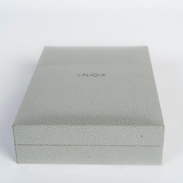 20th-century jewelry box by Lalique. H: 4 cm, W: 11 cm, D: 16 cm