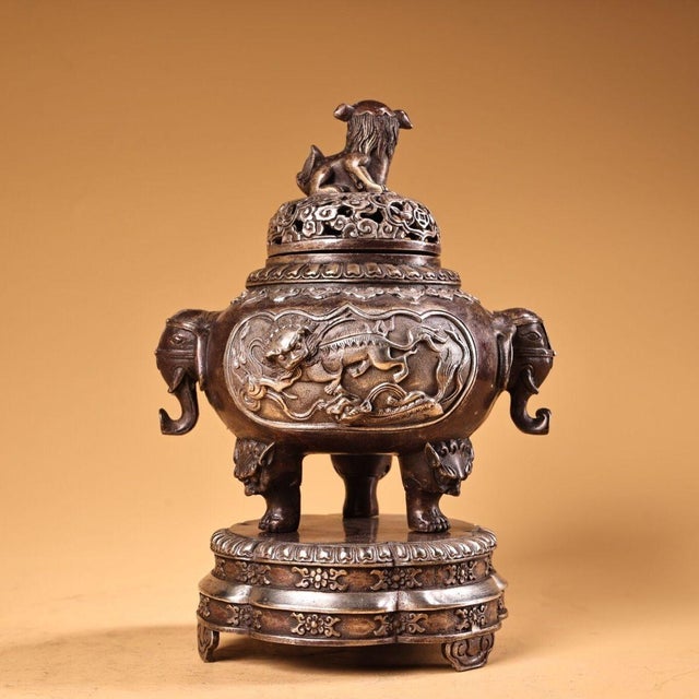 Chinese Bronze Tripod Censer With Mythical Beast Lid, Temple Size For Sale In Los Angeles - Image 6 of 9