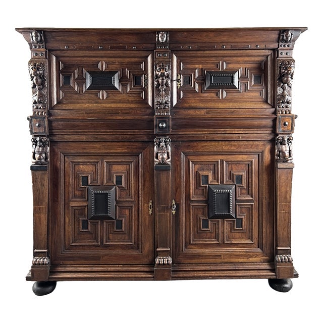 Antique Late 18th Century Renaissance Style Carved Wooden Buffet For Sale