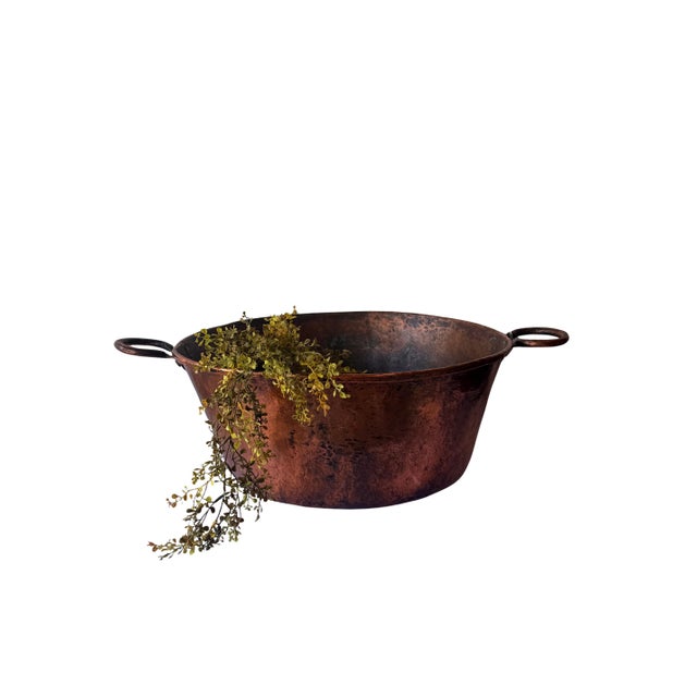 Authentic Vintage 1960s Mexican Heavy Hammered Copper Cookware Decorative Pot - Large For Sale - Image 10 of 11