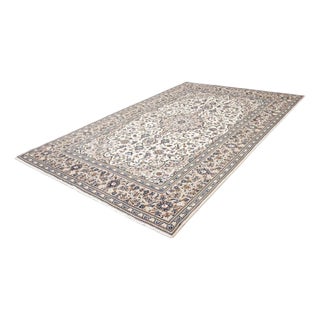 Middle Eastern Rug in Pure Wool For Sale