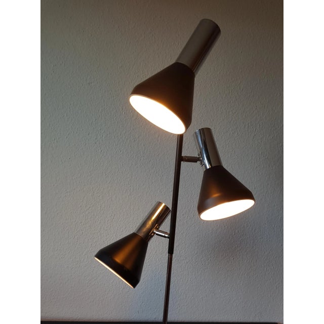 The lamp can be adjusted in three ways, with 1 to 3 spotlights individually or as a whole. The lamp body is 22 cm long and...