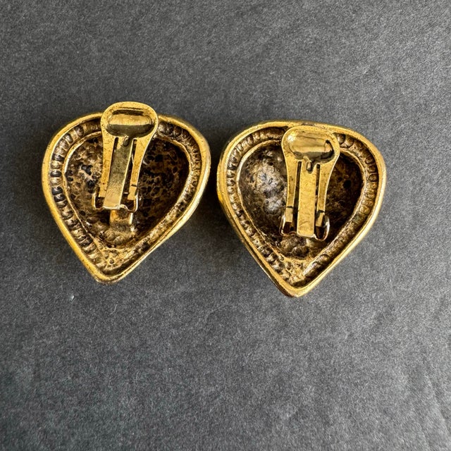 Gold Vintage Puffy Heart Earrings Gold Tone Clip on Statement Jewelry 80s Designer For Sale - Image 8 of 10