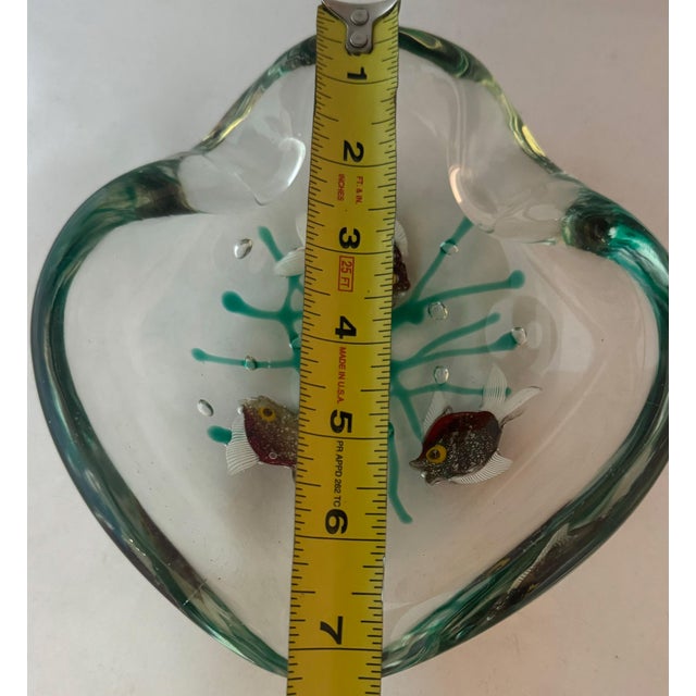Glass Alfredo Barbini Mid 20th Century Art Glass Bowl with Three Fish For Sale - Image 7 of 8