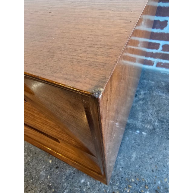 1960s Pair of Merton Gershun Iconic Walnut Nightstands, Attributed For Sale - Image 9 of 12