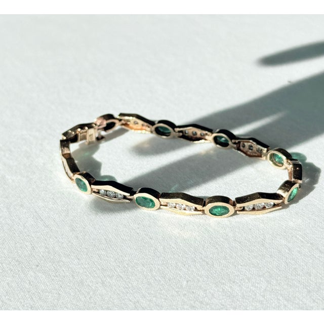Vintage 14k Yellow Gold Emerald & Diamond Bar-Link Bracelet For Sale In New York - Image 6 of 15