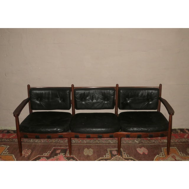 Mid-Century Modern Cadett 3-Seater Sofa in Teak and Leather with Leather Straps by Eric Merthen, 1960s For Sale - Image 3 of 12