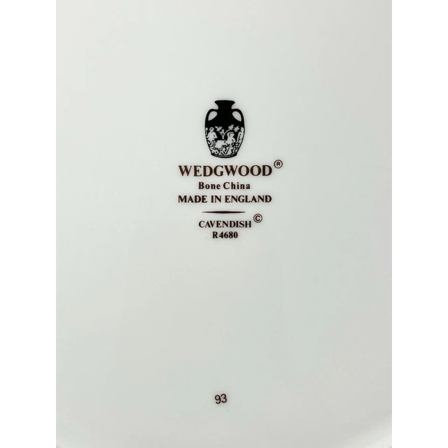 Wedgwood 1990s Wedgwood “Cavendish” Set of 4 Bone China Dinner Plates For Sale - Image 4 of 4