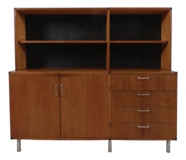 Example of Pastoe Wall-Mounted Shelving