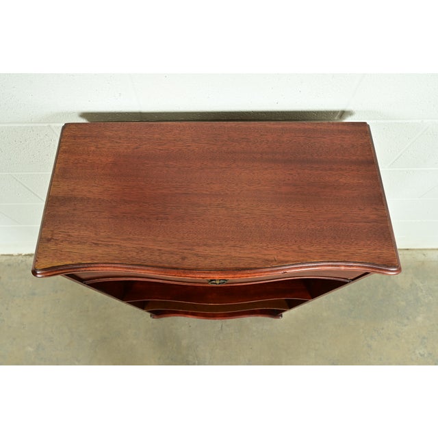 Sligh Furniture Regency Carved Mahogany Bookcase, Circa 1940s For Sale - Image 12 of 15