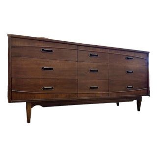 1960s Walnut 9 Drawer Lowboy Dresser by Hooker Furniture For Sale