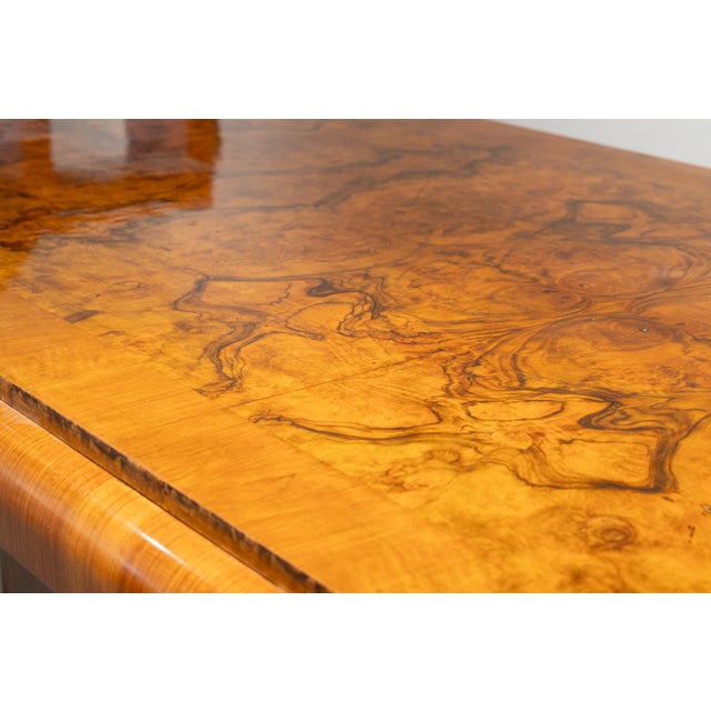 Large Art Deco Dining Table in Honey-Colored Walnut and Burl Wood, England, 1920 For Sale - Image 11 of 12