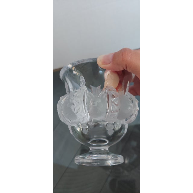 Dampierre Vase Designed by Rene Lalique in Crystal With Birds in Satin Fiinish For Sale In Miami - Image 6 of 9