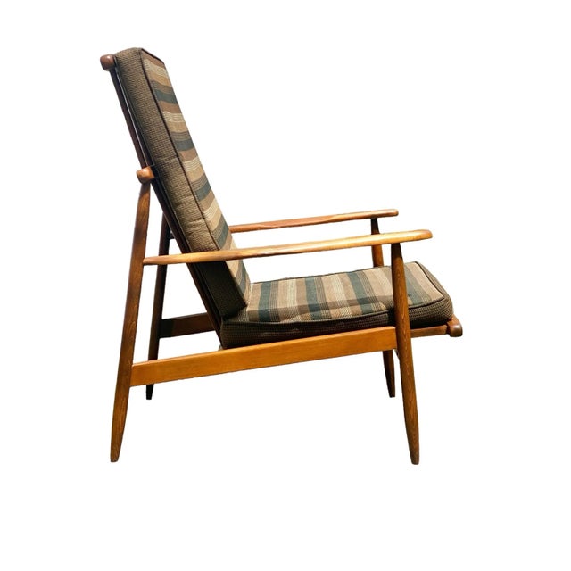 Wood Mid 20th Century Vintage Mid Century Modern Spindle Back Walnut Armchair, Possibly Baumritter For Sale - Image 7 of 12