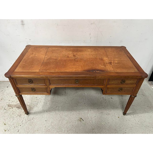 Louis XVI Style Desk in Walnut Wood, 1800s For Sale - Image 15 of 18